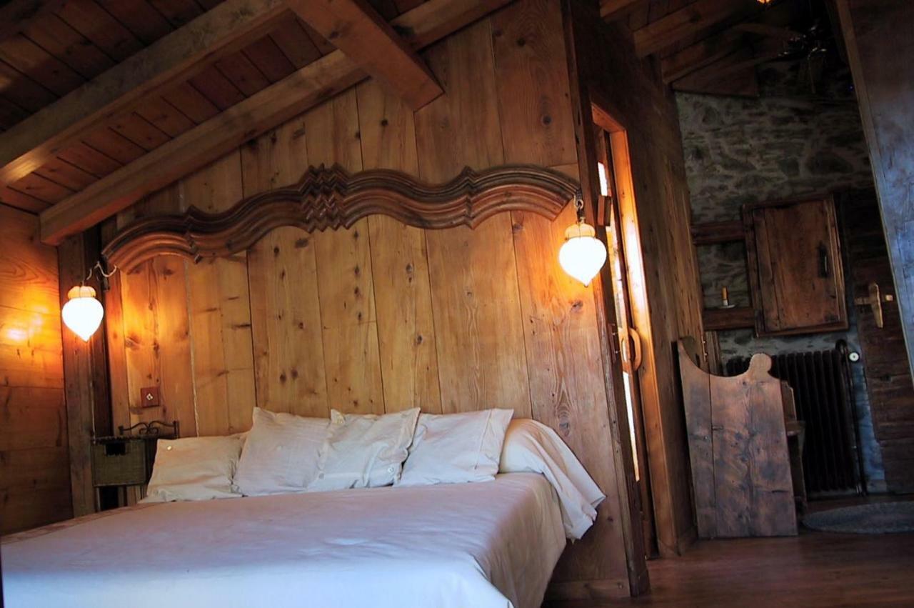 La Llupia Villa Isavarre Ngoại thất bức ảnh